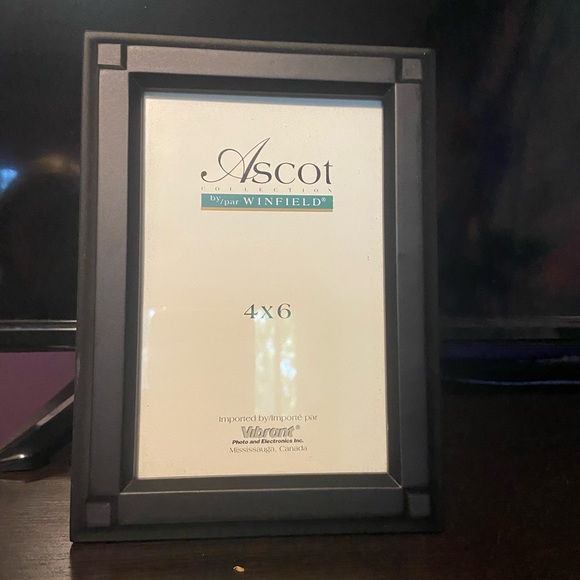 Black Wooden Photo-frame 4 X 6 - Picture 1 of 5